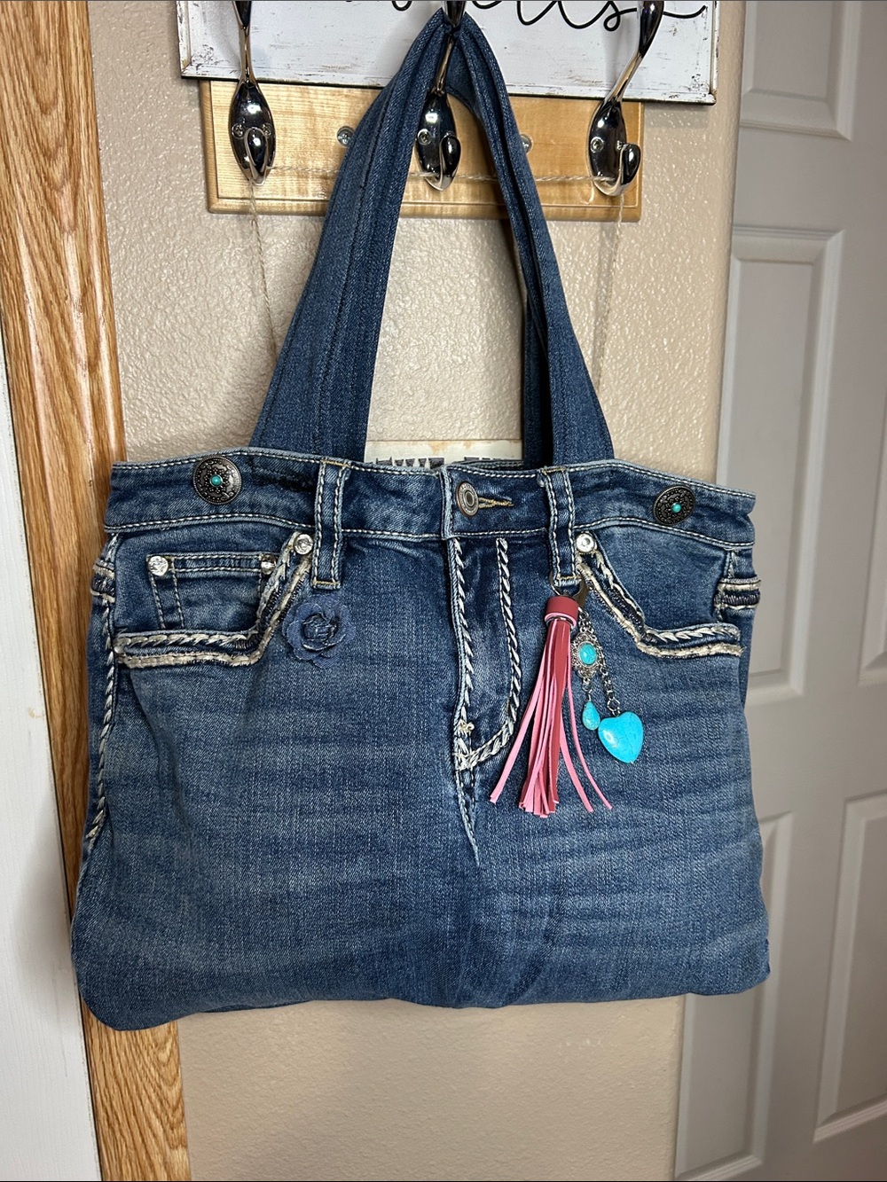 HANDMADE Upcycled Denim Shoulder Bag "The Buckoff" - Picture 3 of 7